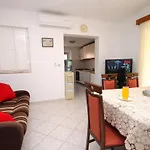 Family-friendly With Swimming Pool Smokvica, Korcula - 9161 شقة *